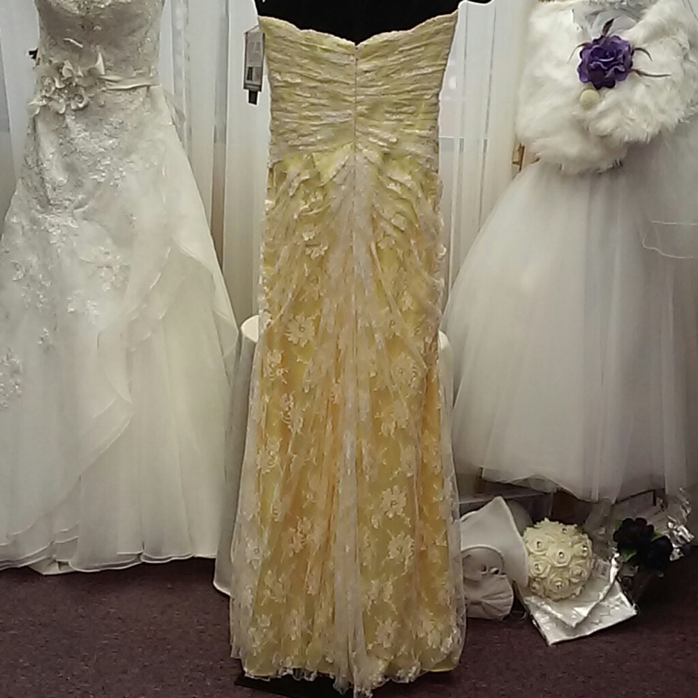 Prom dress - Picture 2 of 4